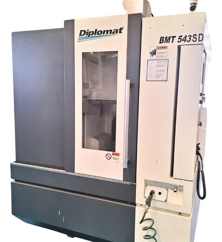 Centro De Usinagem Cnc Vertical High Speed P/ 24.000 Rpm