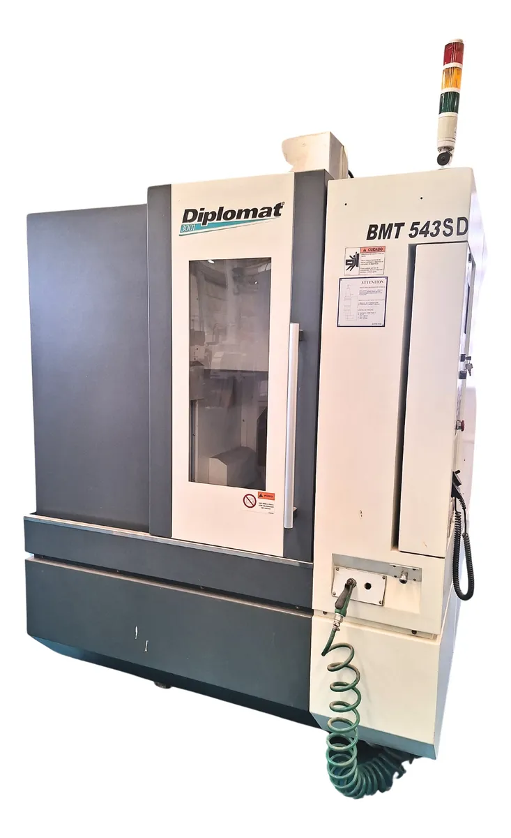 Centro De Usinagem Cnc Vertical High Speed P/ 24.000 Rpm