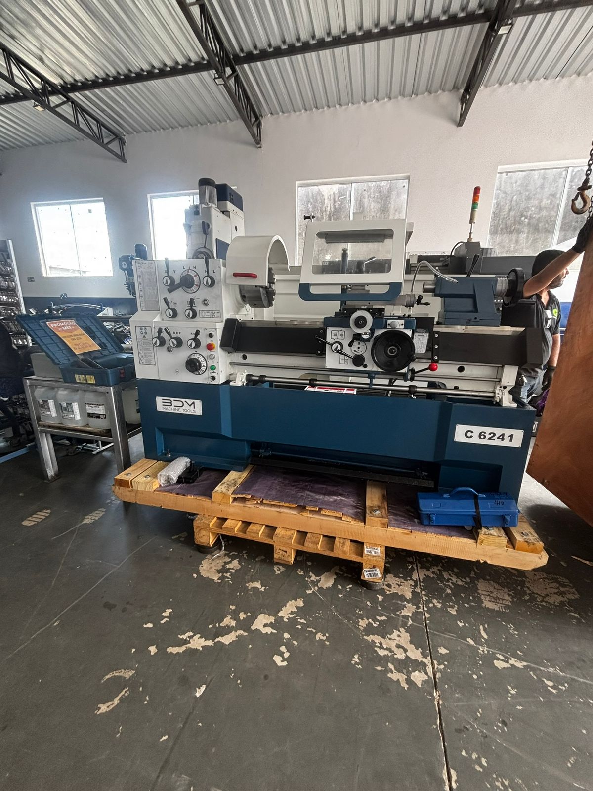 TORNO MECÂNICO UNIVERSAL - BDM - C-6241X2000mm - Imagem 4