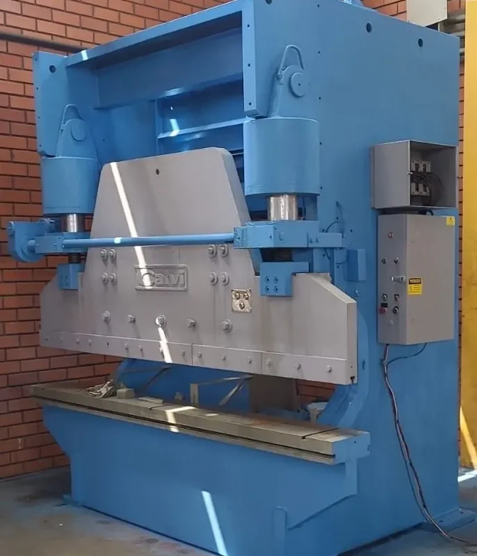 Prensa Dobradeira Hidráulica 300 Tons X 3050 Usada No Estado