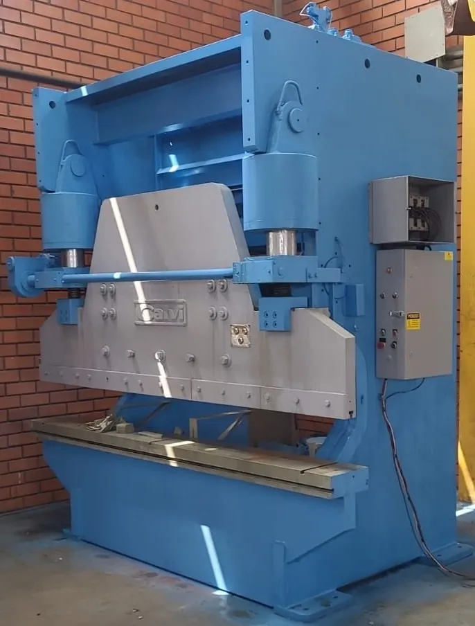 Prensa Dobradeira Hidráulica 300 Tons X 3050 Usada No Estado