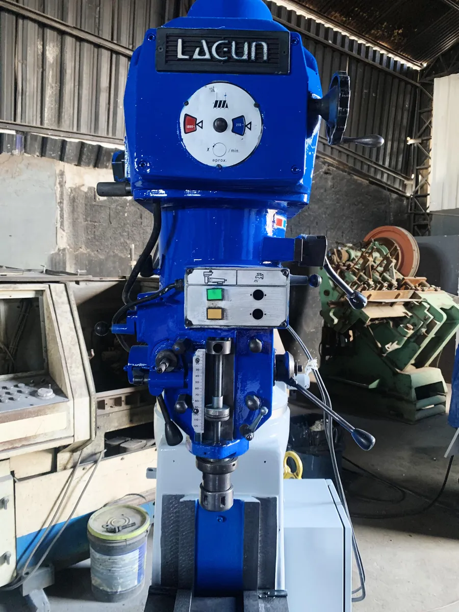 Fresadora Ferramenteira Infresa Lagun FTV-2 Usada No Estado Azul 220v (Usado) - Imagem 4