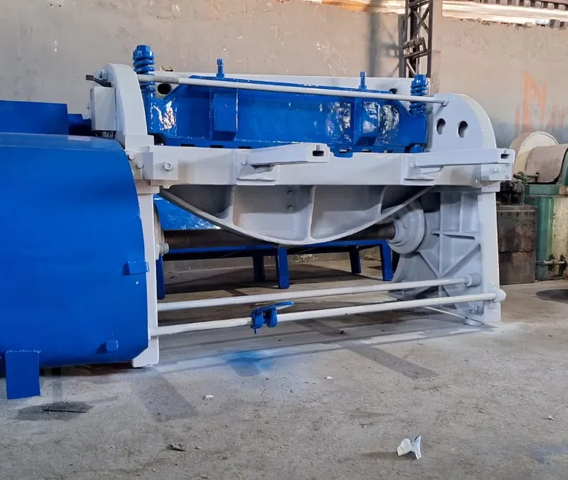 Guilhotina Eletromecânica Ferraresi Para 6.4mmx1400mm 220v (Usado)