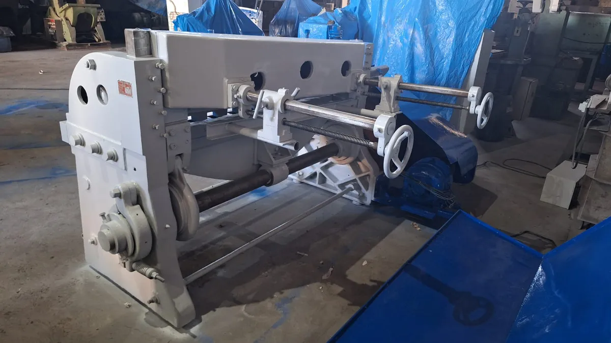 Guilhotina Eletromecânica Ferraresi Para 6.4mmx1400mm 220v (Usado) - Imagem 4