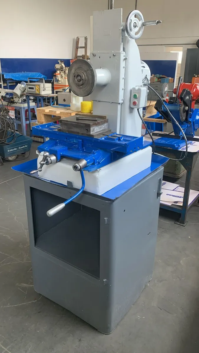 Retifica Plana Manual 155x450mm Base 220 (Usado)