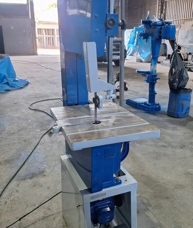 Serra De Fita Vertical P/ Metais Acerbi Com Volante De 385mm 220v (Usado)