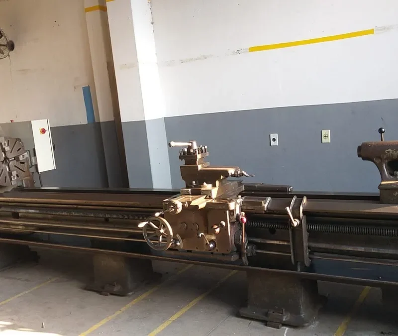 Torno Heyligenstaedt Horizontal 650x4000 220v (Usado)